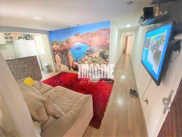 Casa à venda com 3 quartos, 200m² - Foto 1