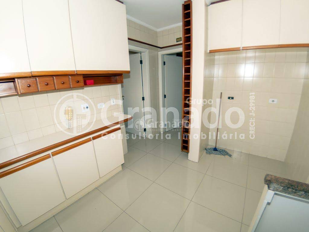 Apartamento à venda e aluguel com 4 quartos, 215m² - Foto 9