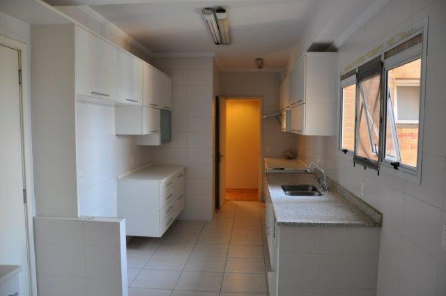 Apartamento à venda com 4 quartos, 212m² - Foto 4