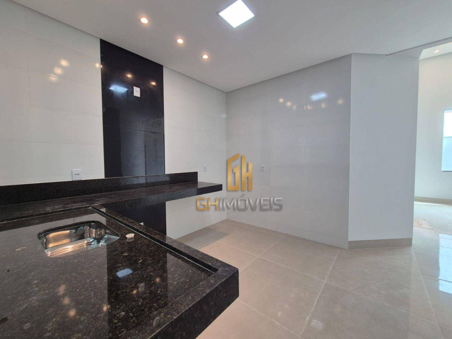 Casa à venda com 3 quartos, 110m² - Foto 5