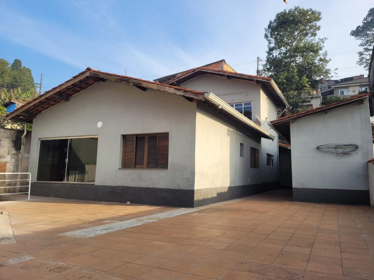 Casa à venda com 3 quartos, 266m² - Foto 2