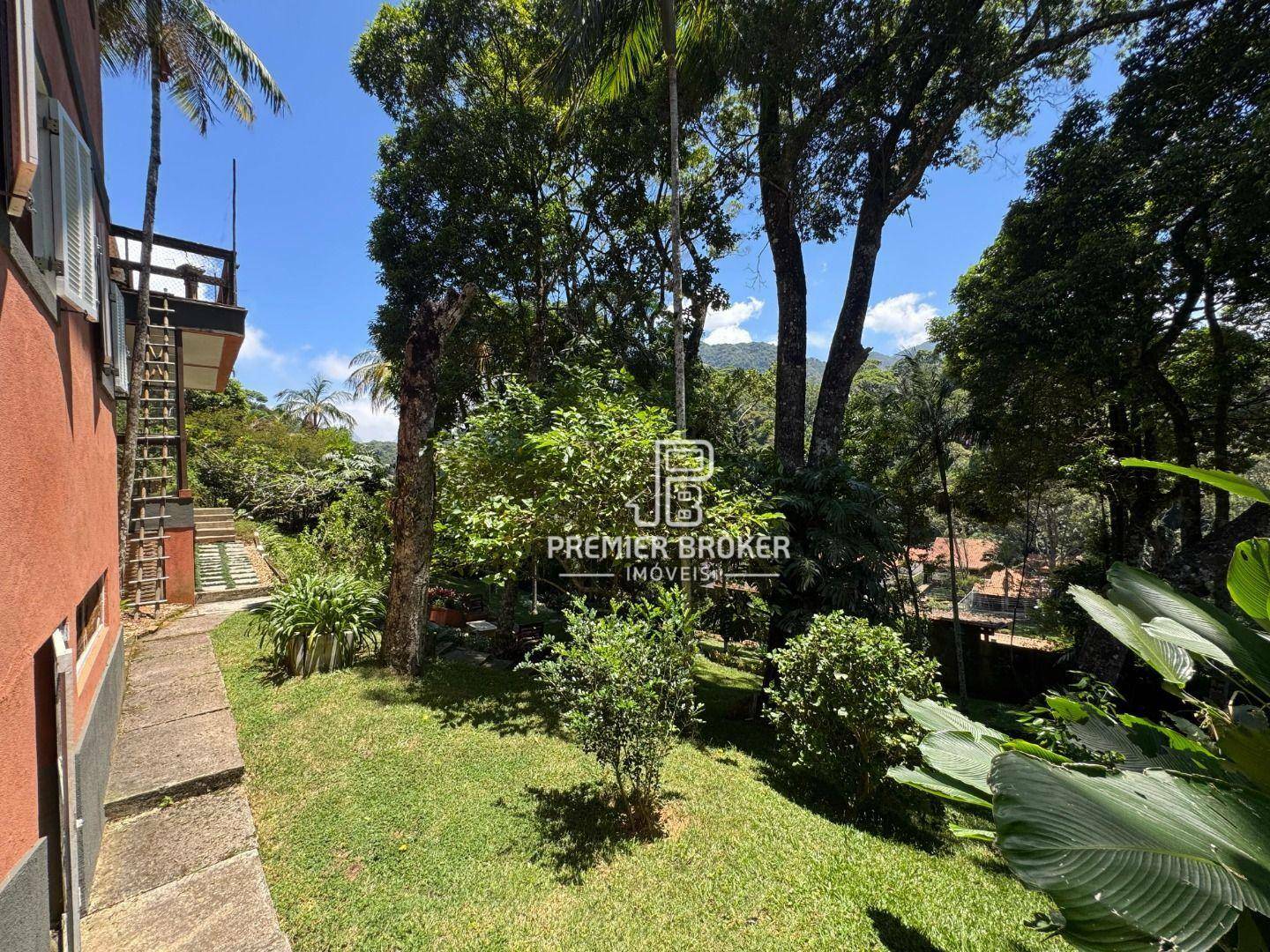 Casa de Condomínio à venda com 4 quartos, 245m² - Foto 17