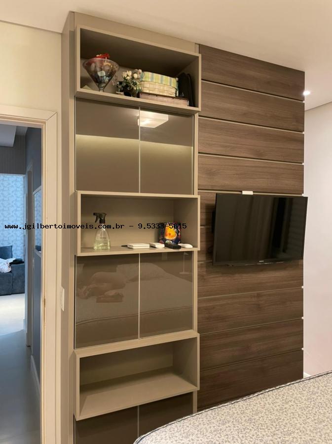 Apartamento à venda com 3 quartos, 74m² - Foto 2