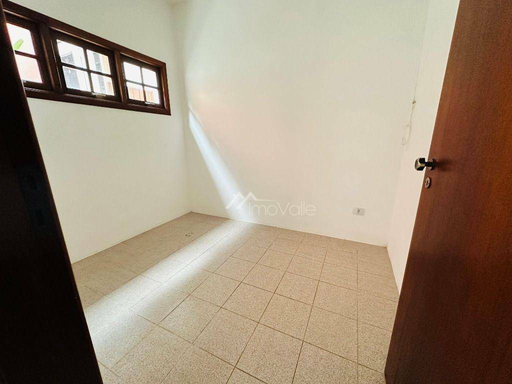 Casa de Condomínio para alugar com 4 quartos, 400m² - Foto 13