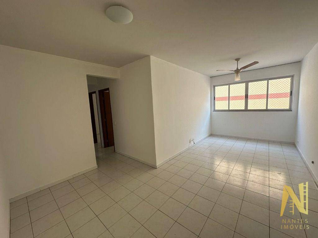 Apartamento à venda com 3 quartos, 74m² - Foto 2