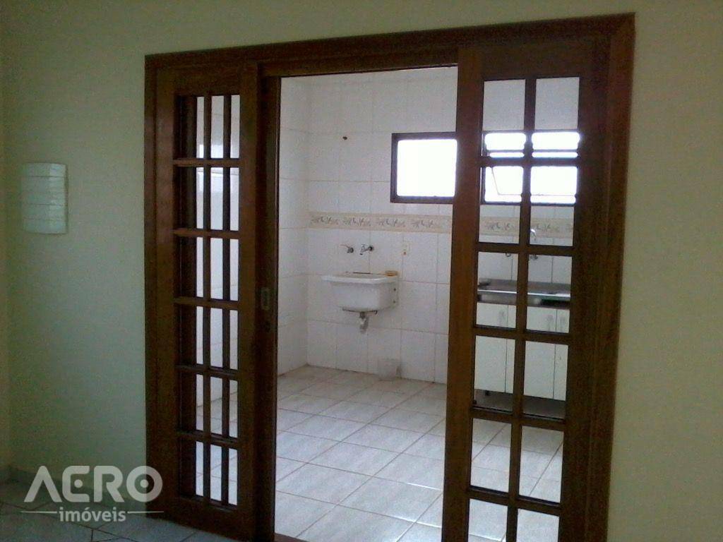 Casa à venda com 2 quartos, 70m² - Foto 35