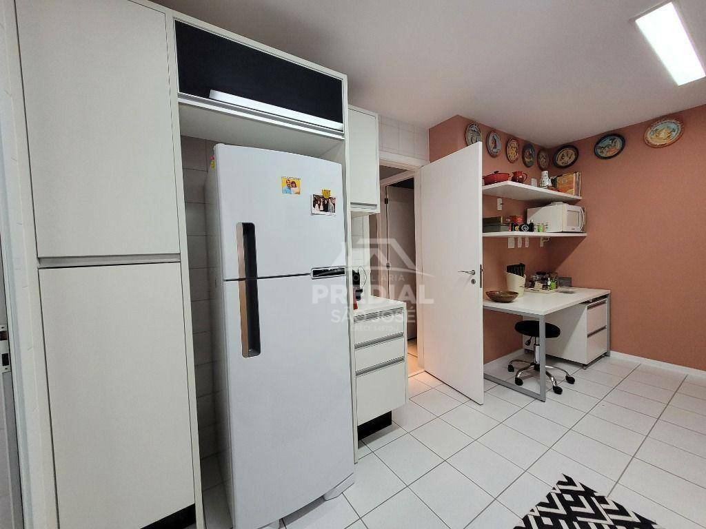 Apartamento à venda com 3 quartos, 144m² - Foto 29