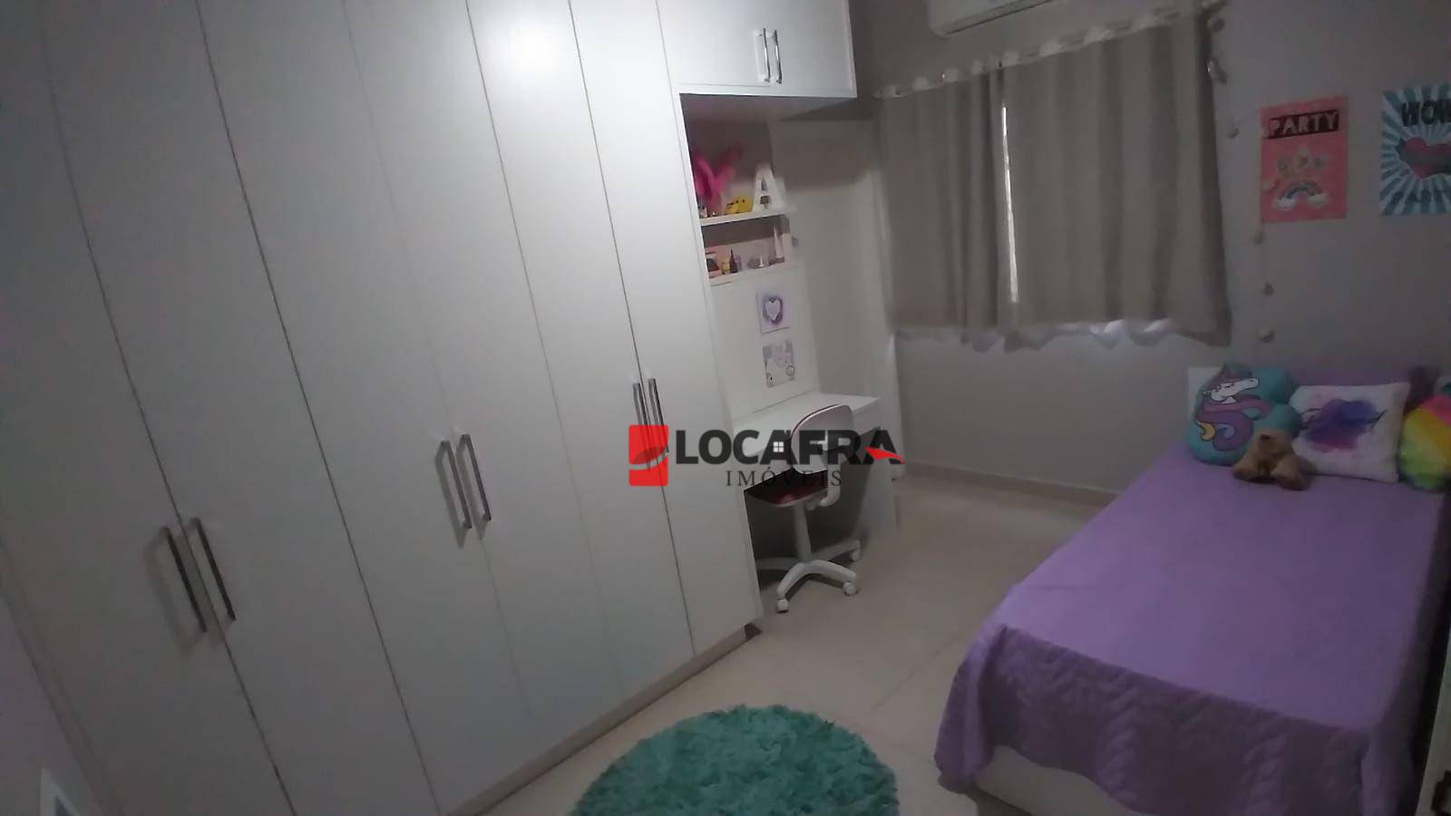 Casa de Condomínio à venda com 3 quartos, 218m² - Foto 13