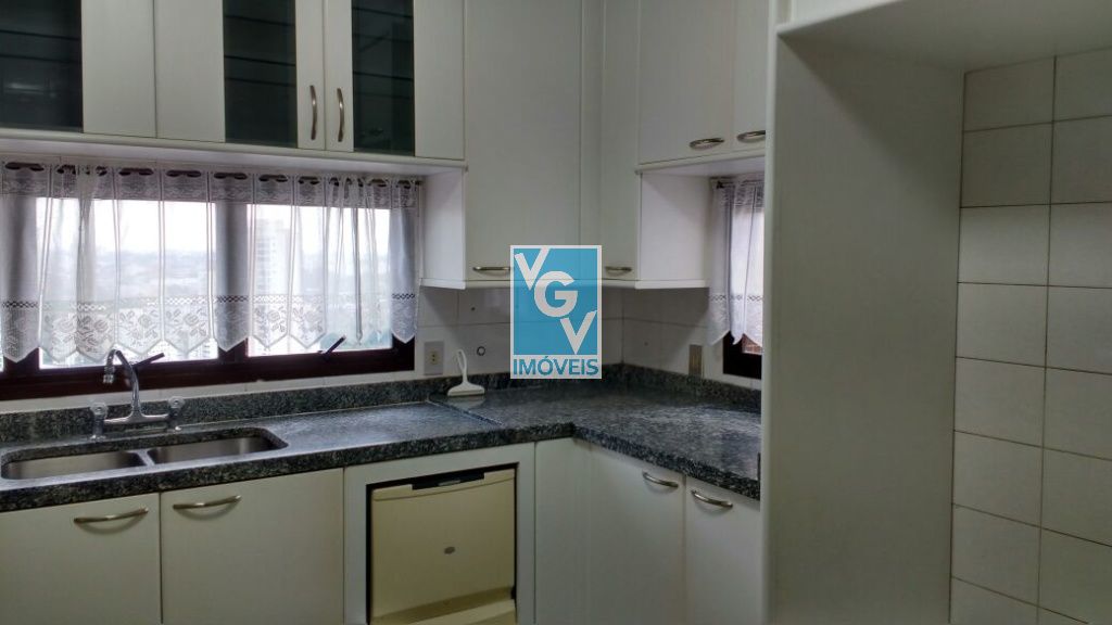 Apartamento à venda com 4 quartos, 155m² - Foto 4