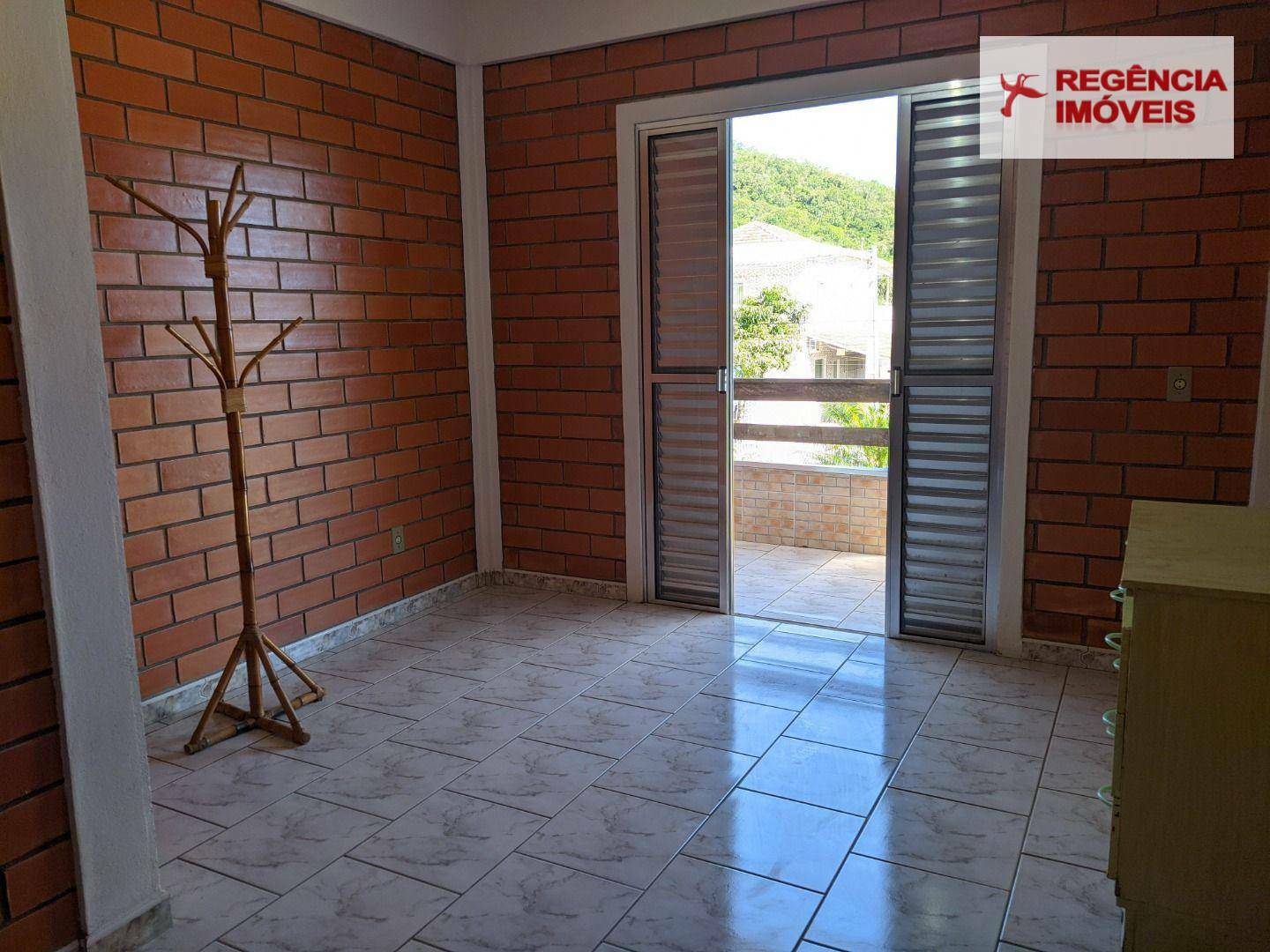 Casa à venda com 4 quartos, 200m² - Foto 10