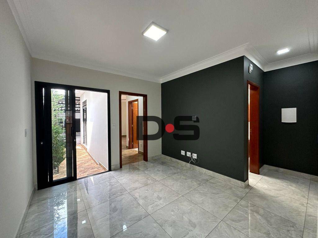 Casa à venda com 2 quartos, 90m² - Foto 1