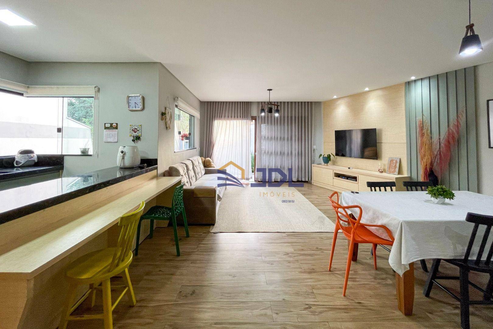 Casa à venda com 3 quartos, 282m² - Foto 4