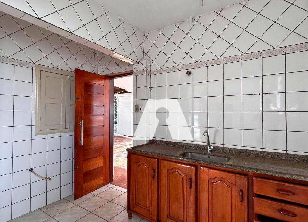 Casa para alugar com 3 quartos, 127m² - Foto 9