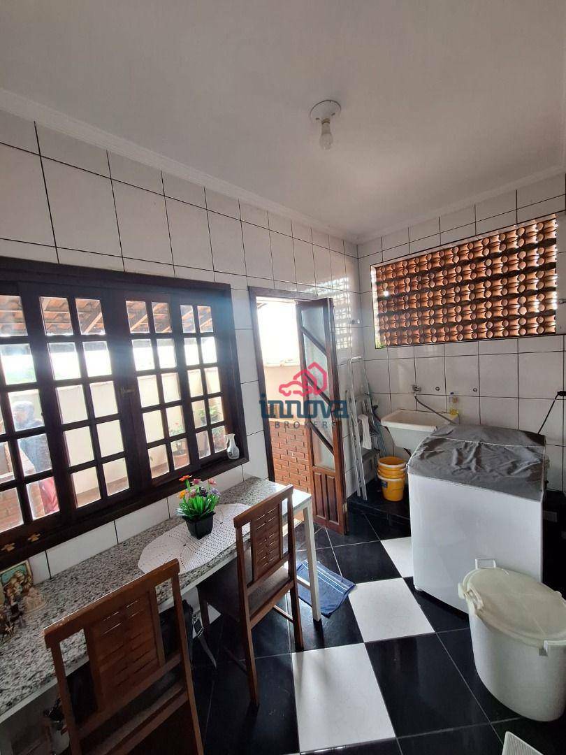 Sobrado à venda com 3 quartos, 220M2 - Foto 11