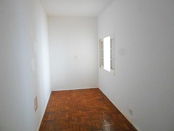 Apartamento para alugar com 3 quartos, 130m² - Foto 11