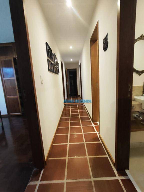 Casa à venda com 7 quartos, 281m² - Foto 16