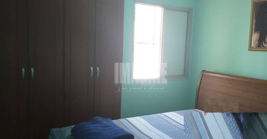 Apartamento à venda com 3 quartos, 75m² - Foto 2