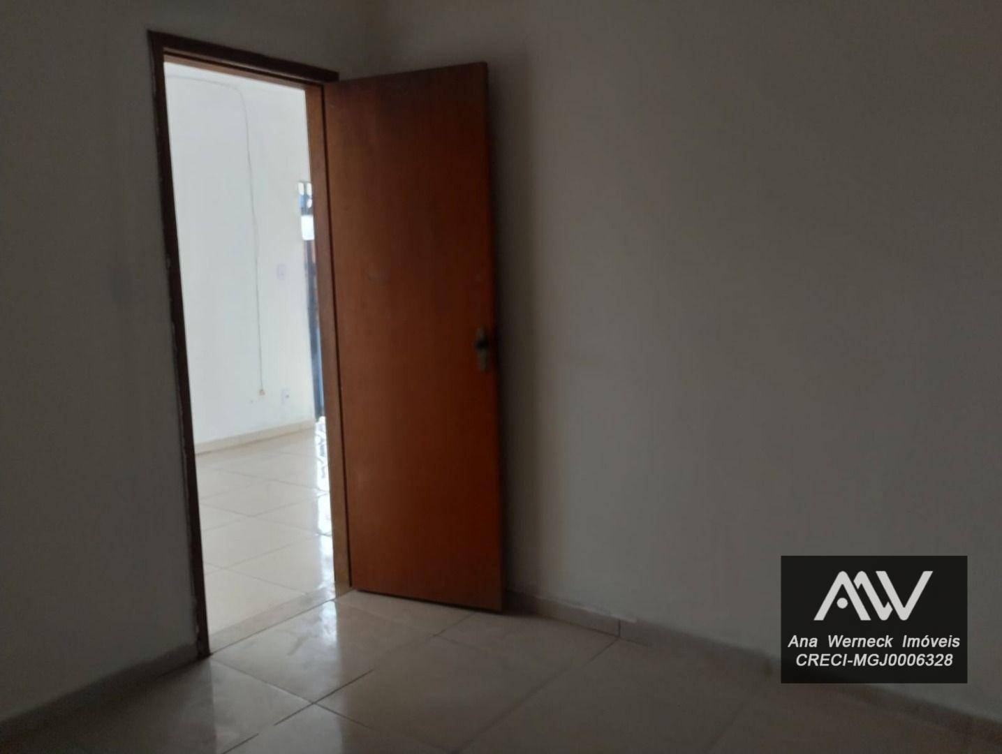 Casa à venda com 2 quartos, 79m² - Foto 9