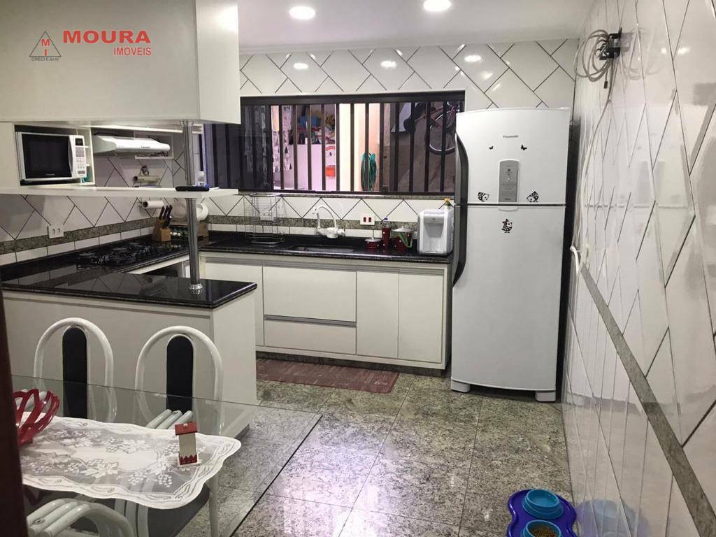 Sobrado à venda com 2 quartos, 128m² - Foto 4