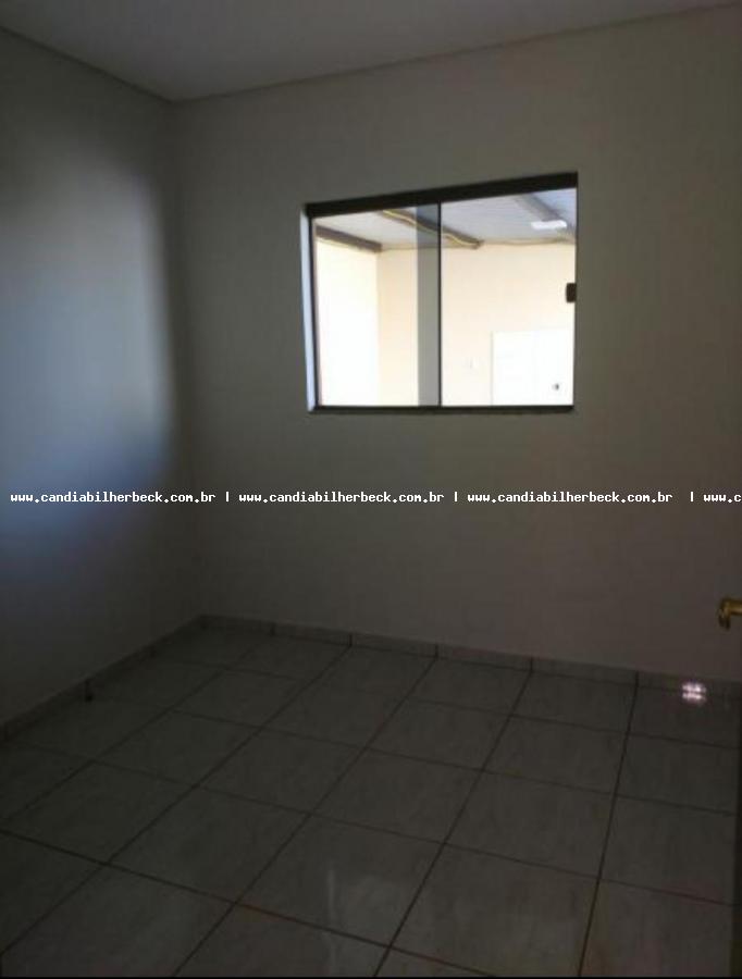 Casa à venda com 2 quartos, 200m² - Foto 8