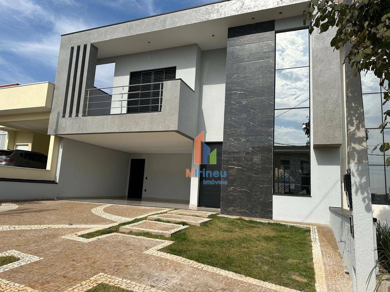 Casa de Condomínio à venda com 3 quartos, 168m² - Foto 1