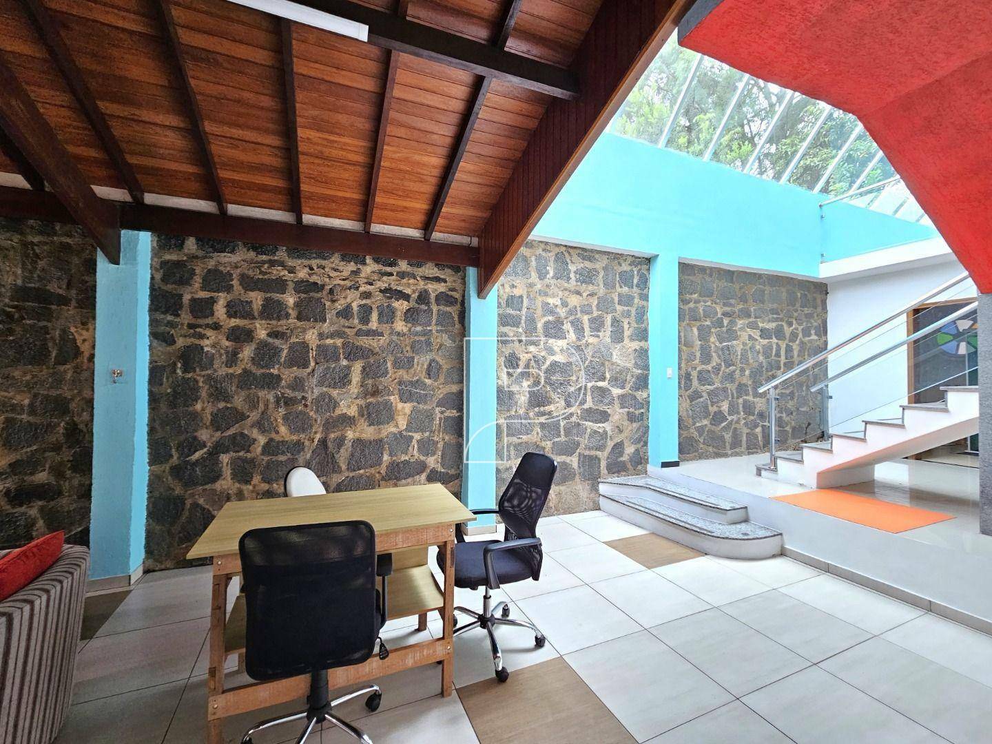 Casa à venda com 3 quartos, 250m² - Foto 8