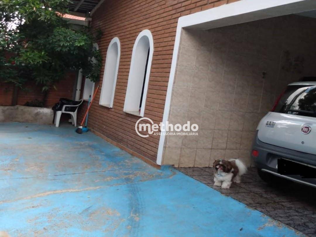 Casa à venda com 3 quartos, 230m² - Foto 2