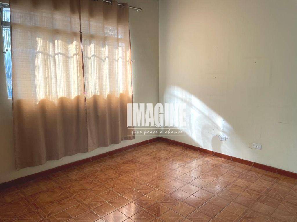 Casa para alugar com 2 quartos, 120m² - Foto 2