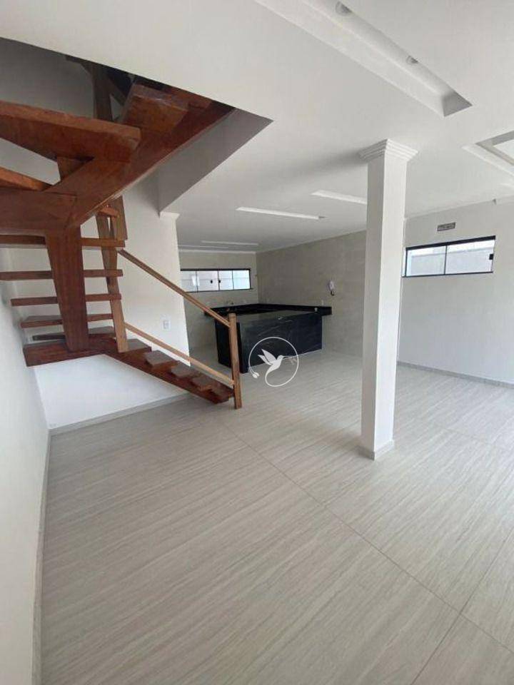 Casa à venda com 3 quartos, 210m² - Foto 9