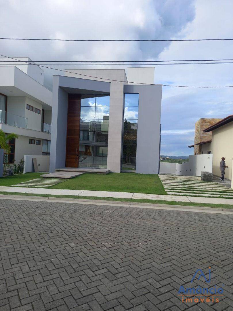 Casa de Condomínio à venda com 4 quartos, 246m² - Foto 1