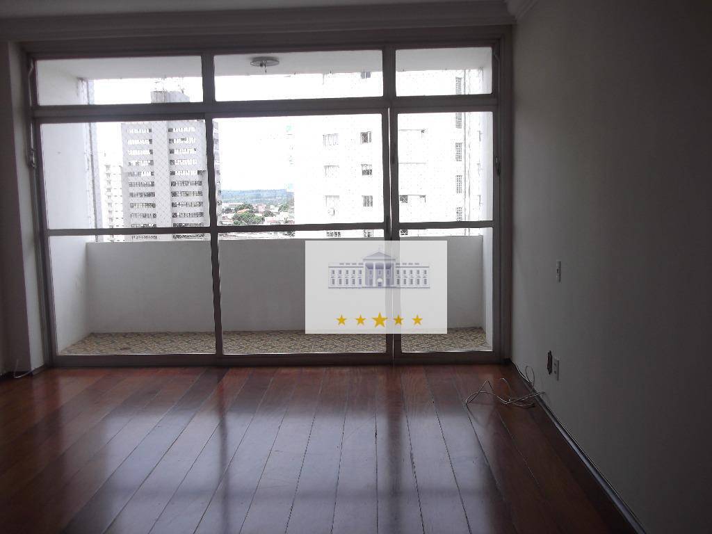 Apartamento à venda com 3 quartos, 238m² - Foto 4