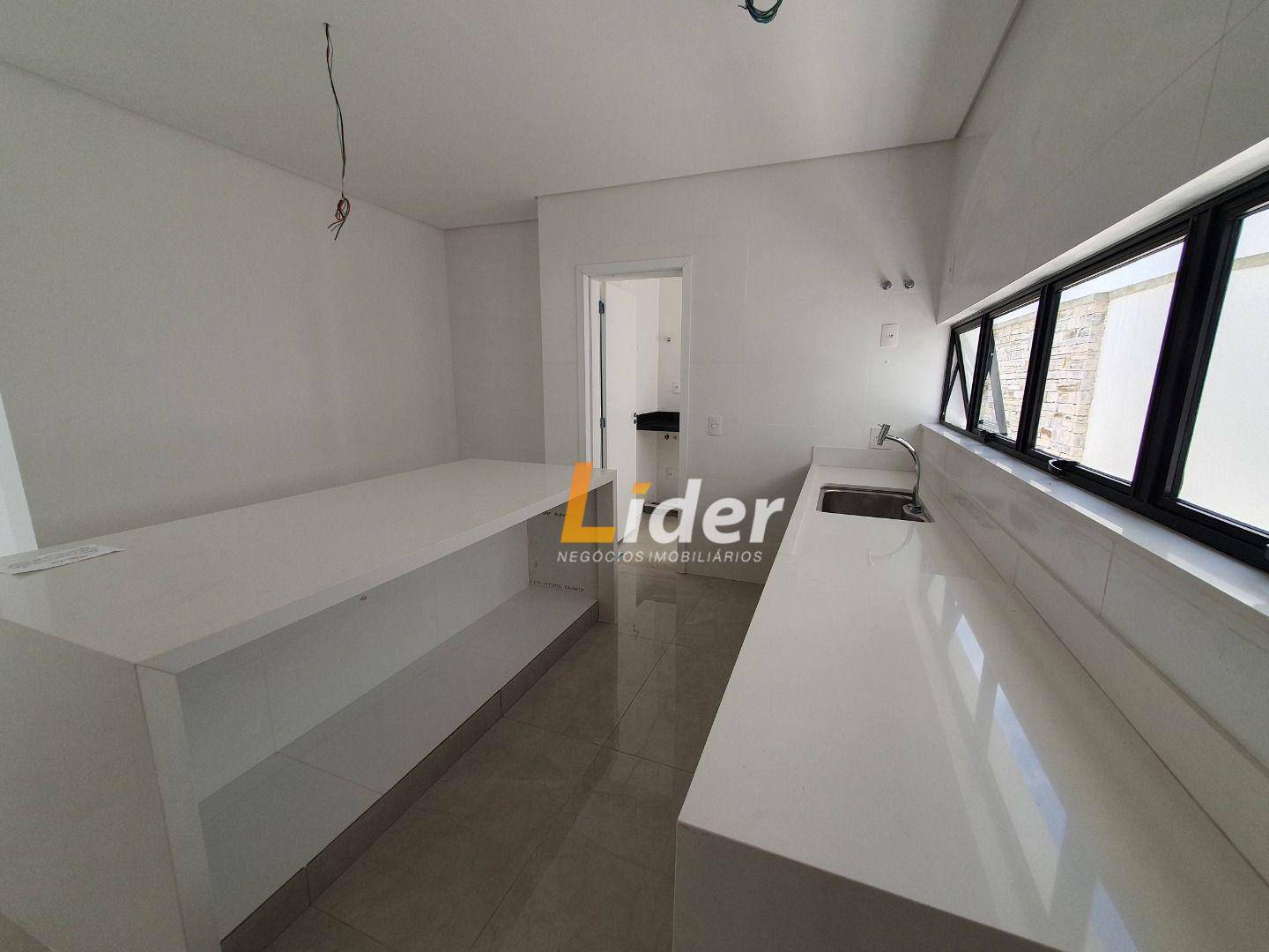 Casa de Condomínio à venda com 4 quartos, 330m² - Foto 10