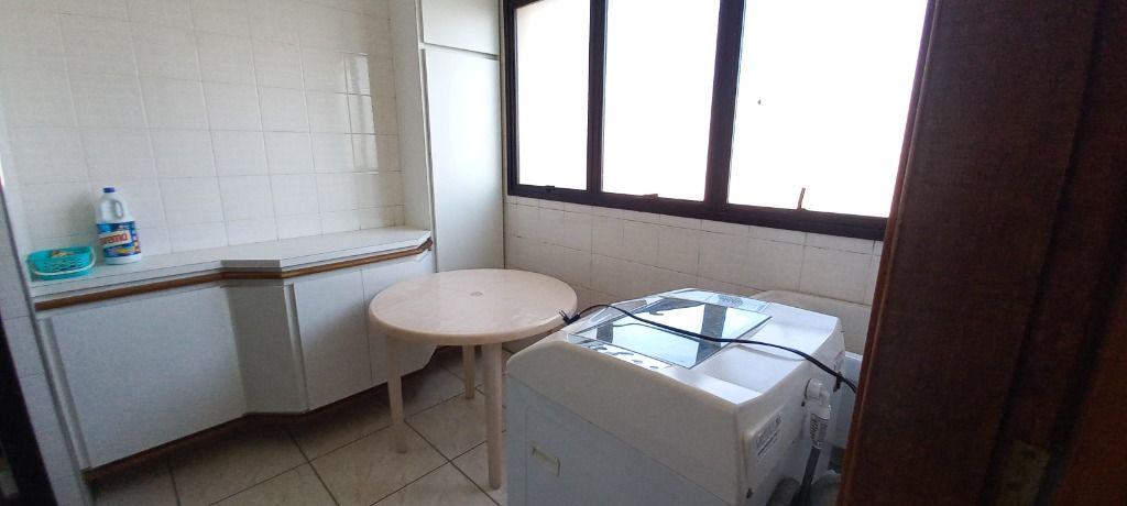 Apartamento para alugar com 2 quartos, 107m² - Foto 12