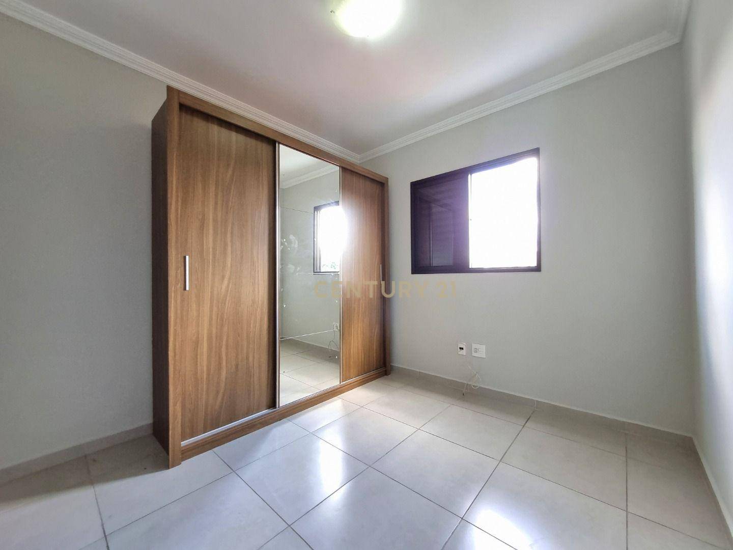 Apartamento para alugar com 2 quartos, 65m² - Foto 15