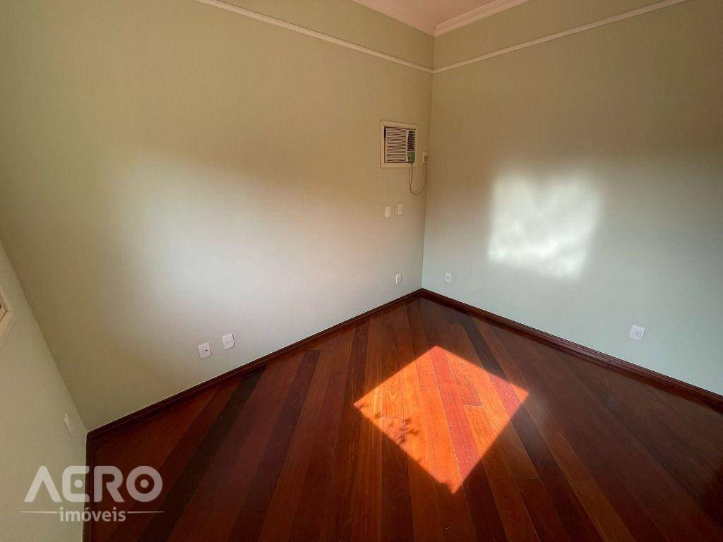 Casa de Condomínio para alugar com 4 quartos, 410m² - Foto 18