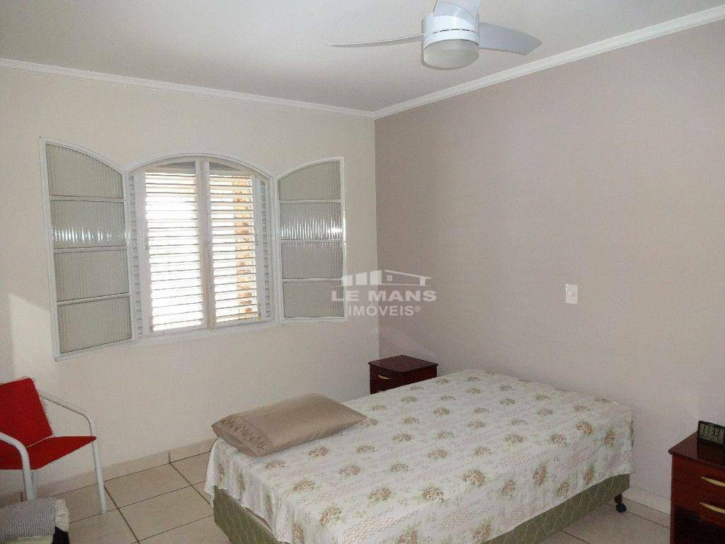 Casa à venda com 4 quartos, 190m² - Foto 3