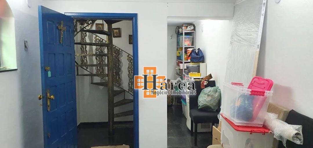 Casa à venda com 3 quartos, 181m² - Foto 8