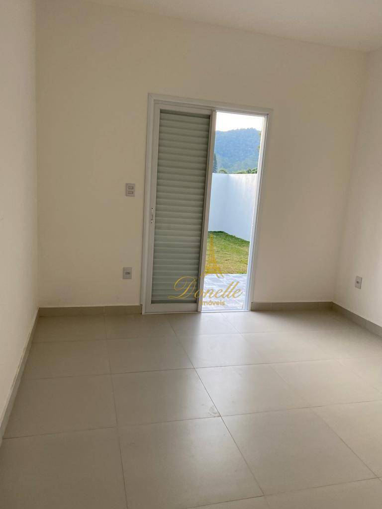 Casa à venda com 2 quartos, 60m² - Foto 20