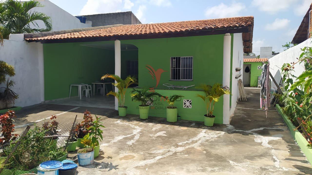 Casa à venda com 3 quartos, 300m² - Foto 1