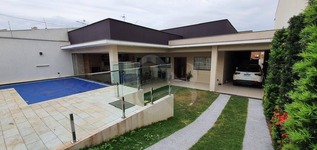 Casa, 3 quartos, 205 m² - Foto 1