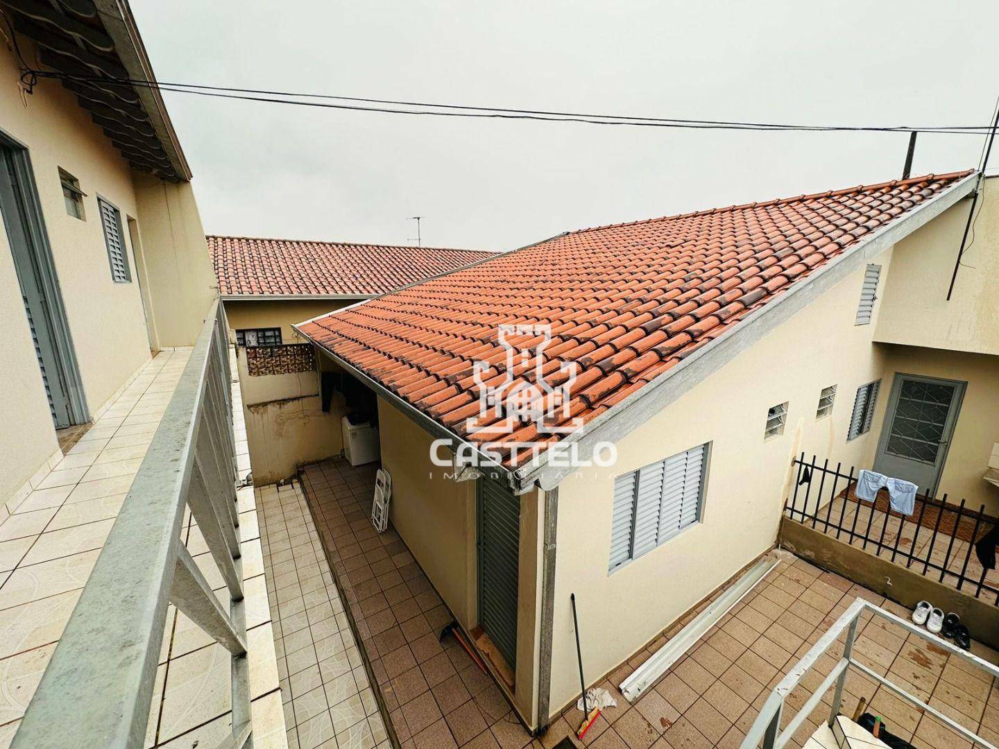 Casa à venda com 11 quartos, 240m² - Foto 5