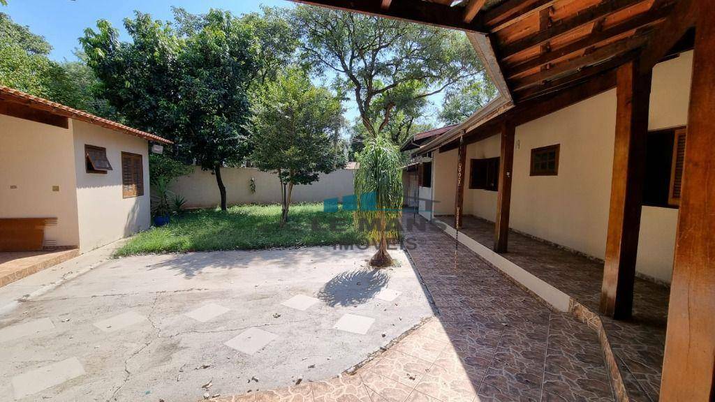 Casa à venda com 3 quartos, 220m² - Foto 7