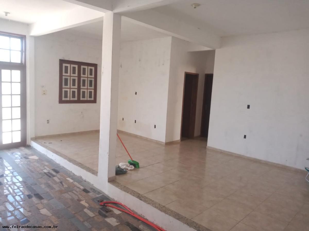 Casa à venda com 4 quartos, 203m² - Foto 2