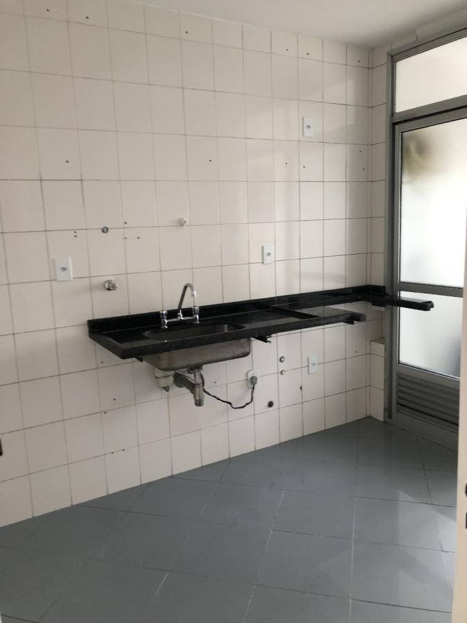 Apartamento à venda com 3 quartos, 79m² - Foto 8