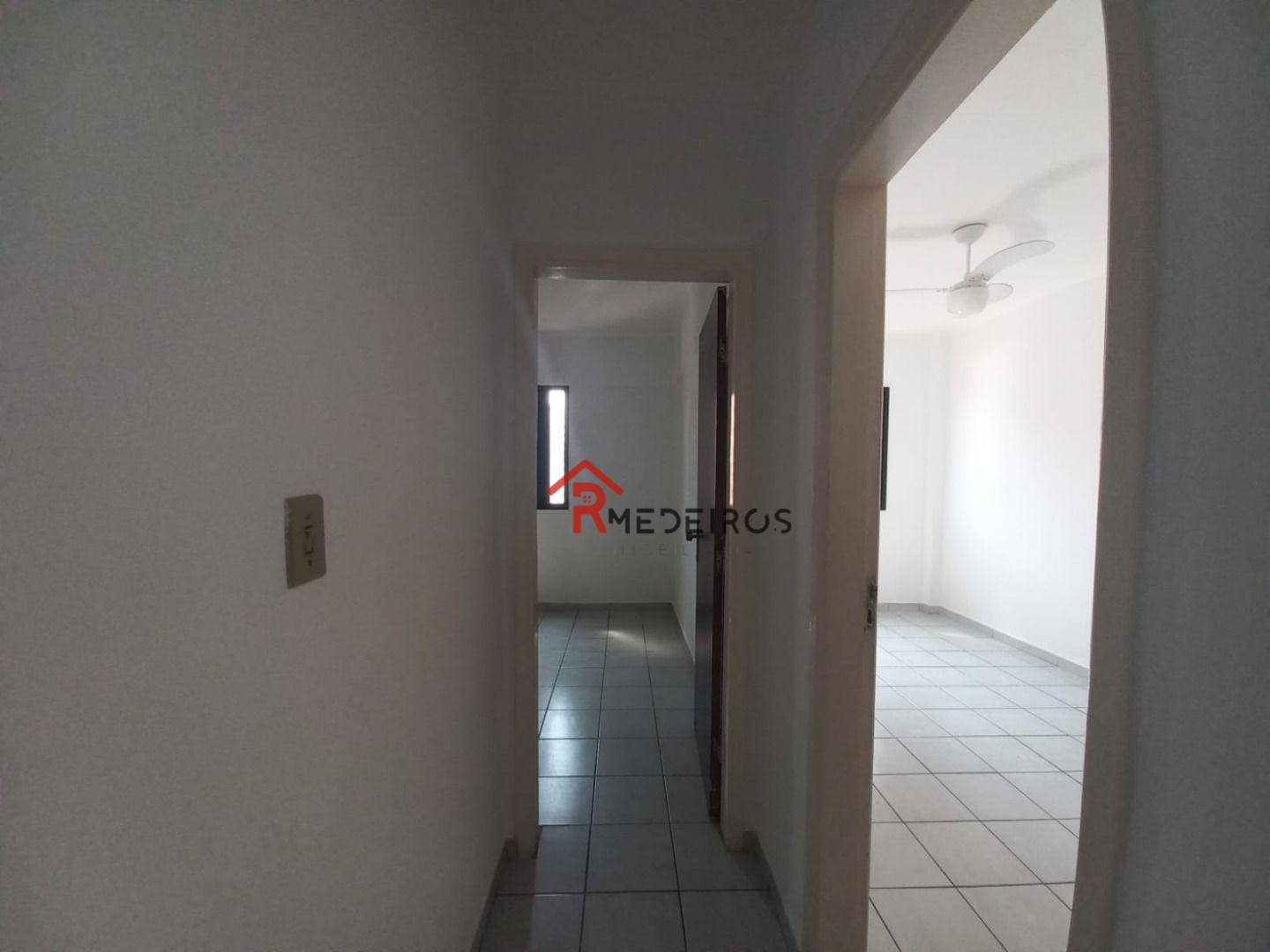 Apartamento à venda com 2 quartos, 75m² - Foto 11