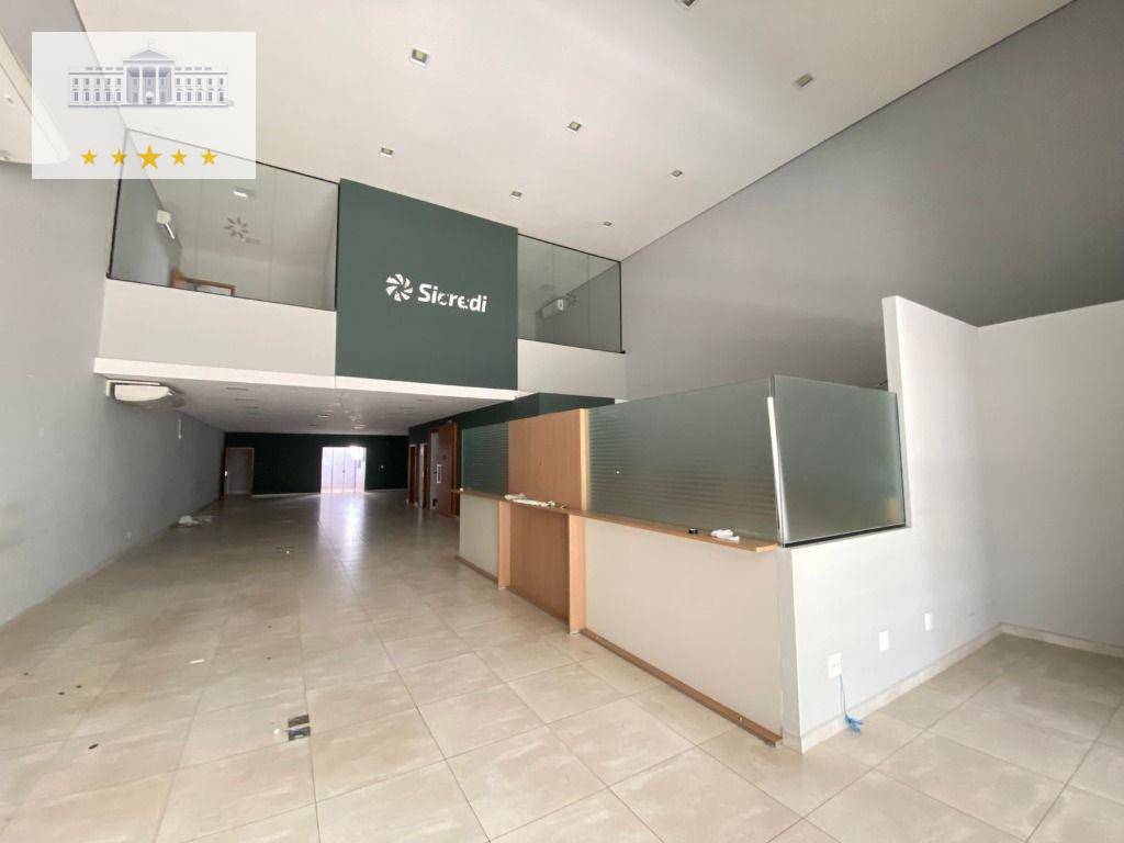 Prédio Inteiro para alugar, 560m² - Foto 1