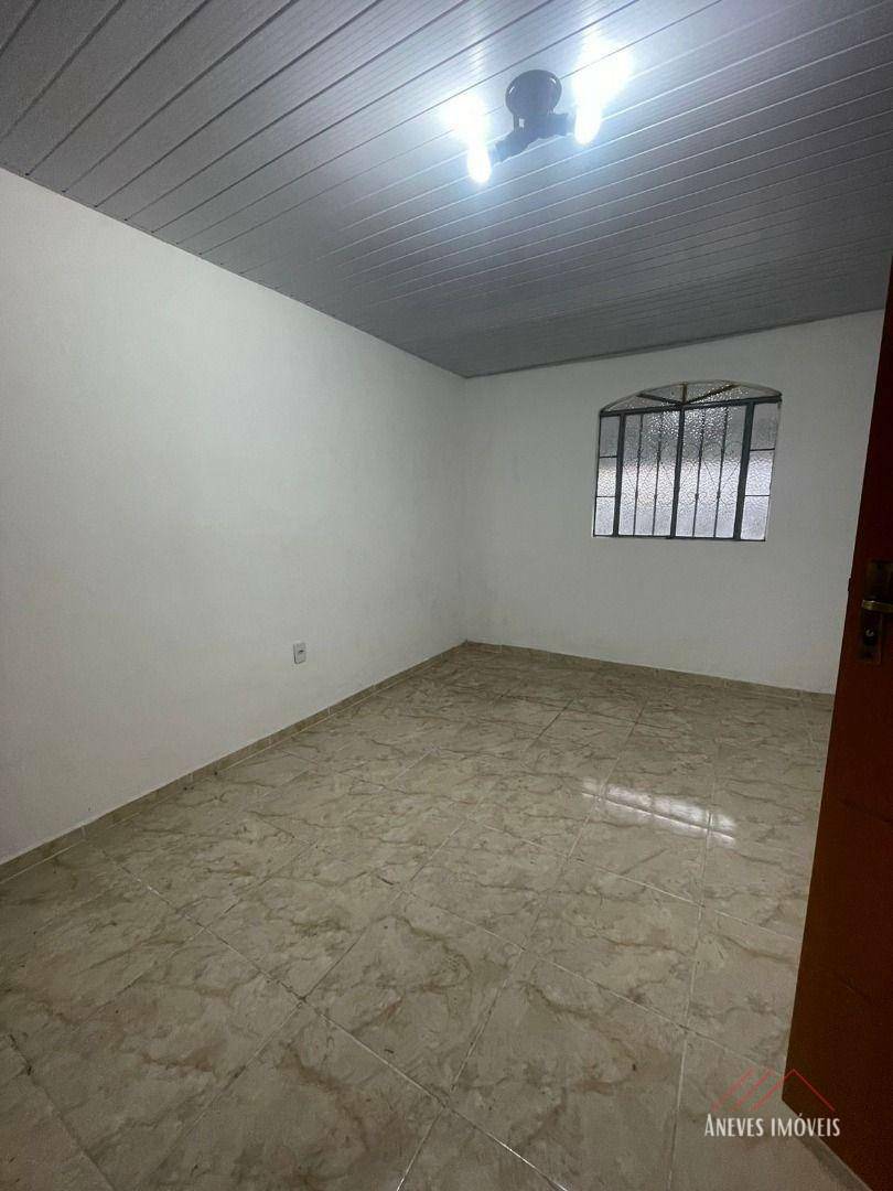 Casa à venda com 3 quartos, 90m² - Foto 4