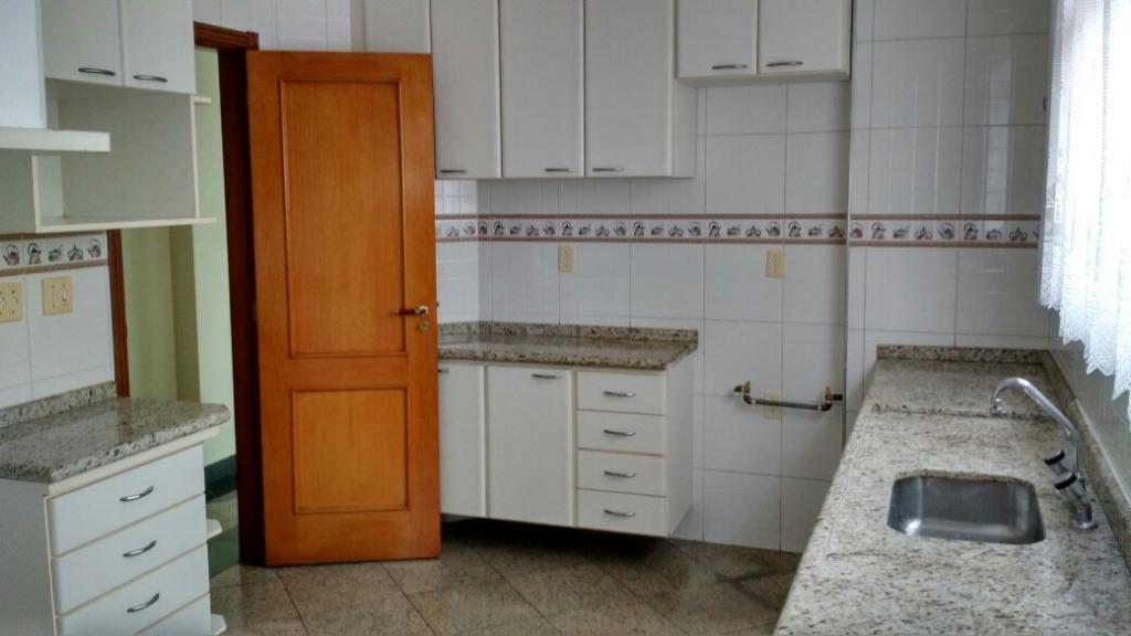 Apartamento à venda com 3 quartos, 130m² - Foto 26