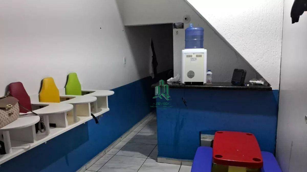 Sobrado à venda com 2 quartos, 250m² - Foto 3