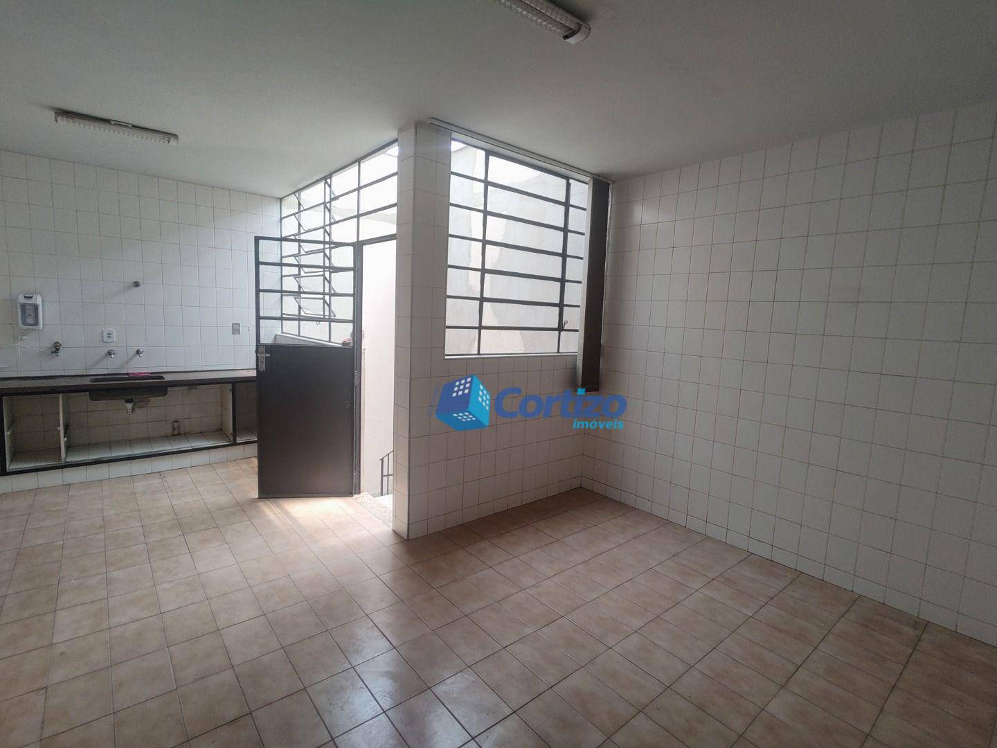 Casa à venda com 2 quartos, 225m² - Foto 10